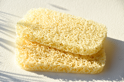 natural coloured soap lifts to help keep soap from standing in water 
